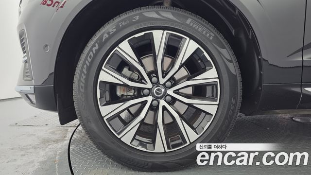 Volvo XC60 2023 — photo 5