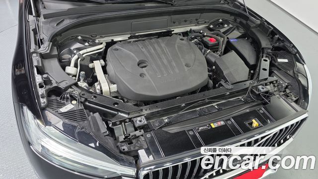 Volvo XC60 2023 — photo 6