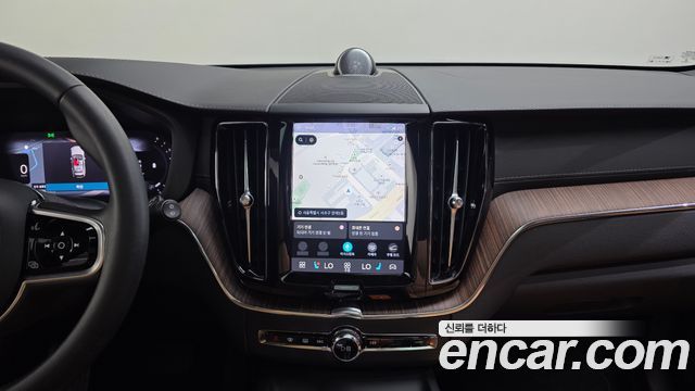 Volvo XC60 2023 — photo 20