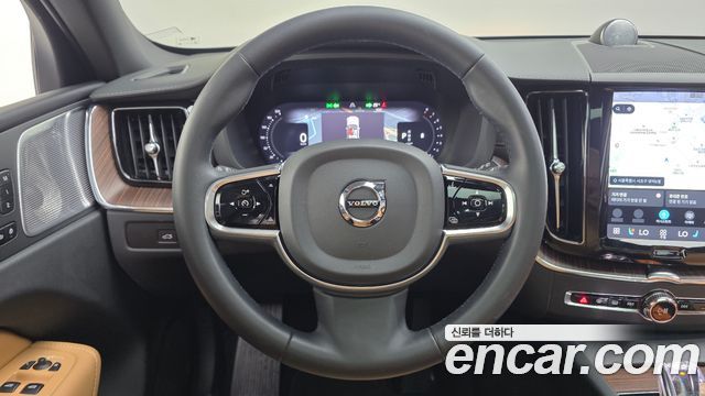 Volvo XC60 2023 — photo 34