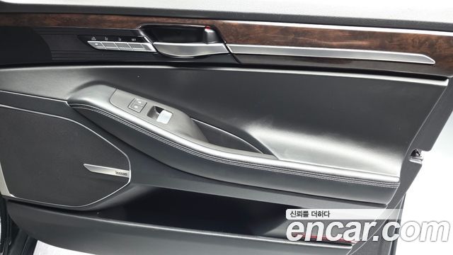 Genesis EQ900 2016 — photo 14