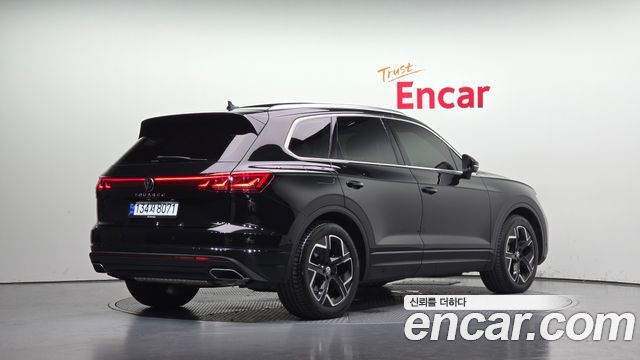 Volkswagen Touareg 2024 — photo 2