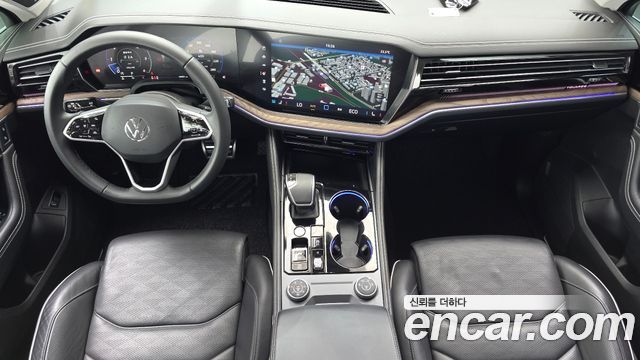 Volkswagen Touareg 2024 — photo 10