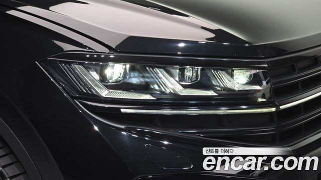 Volkswagen Touareg 2024 — photo 8