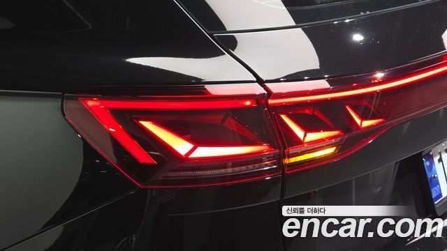 Volkswagen Touareg 2024 — photo 9
