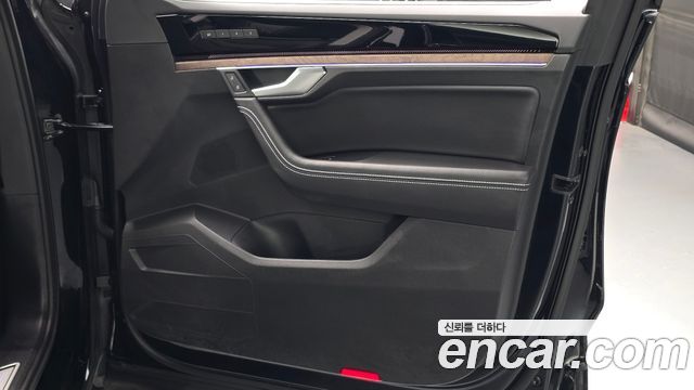 Volkswagen Touareg 2024 — photo 15