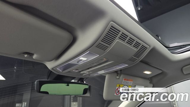 Volkswagen Touareg 2024 — photo 28