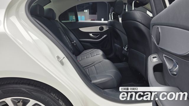 Mercedes-Benz C-Class 2016 — photo 12