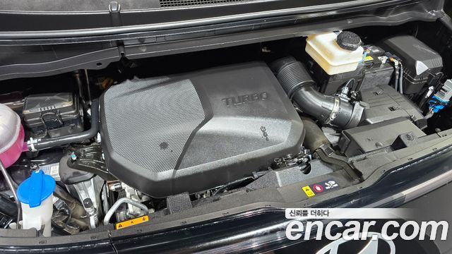 Hyundai Staria 2025 — photo 6