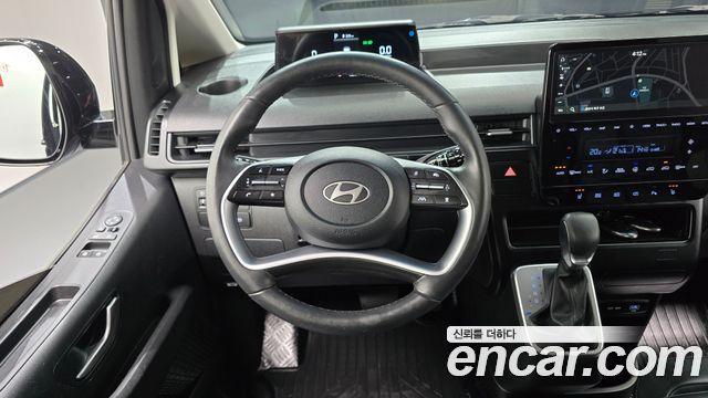 Hyundai Staria 2025 — photo 19