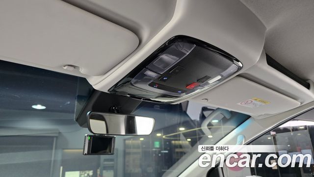 Hyundai Staria 2025 — photo 26
