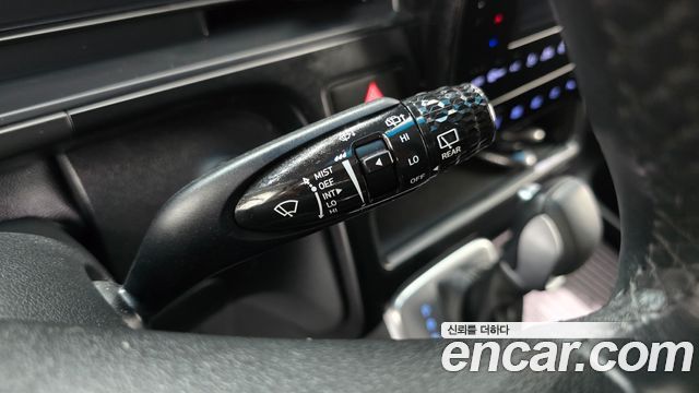 Hyundai Staria 2025 — photo 30