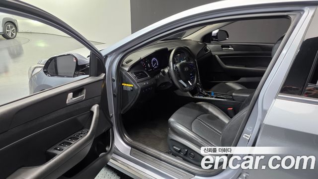 Hyundai Sonata 2016 — photo 13