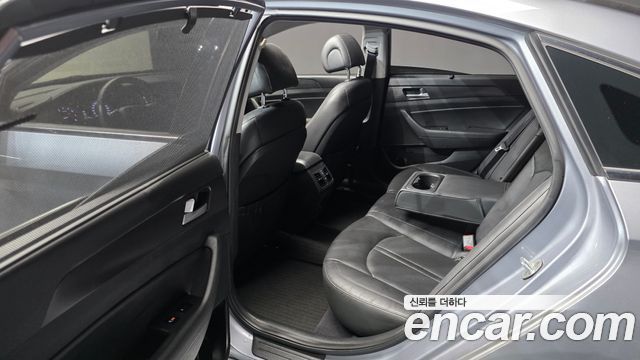 Hyundai Sonata 2016 — photo 17
