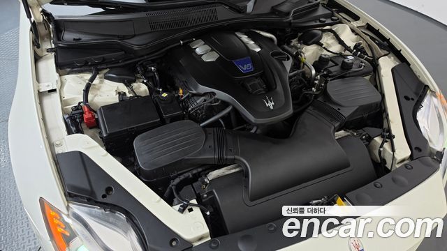 Maserati Quattroporte 2014 — photo 6