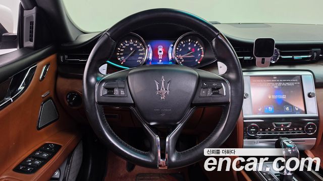 Maserati Quattroporte 2014 — photo 13