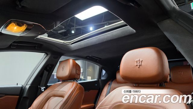 Maserati Quattroporte 2014 — photo 19