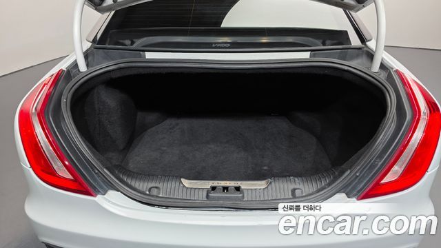 Jaguar XJ 2016 — photo 20