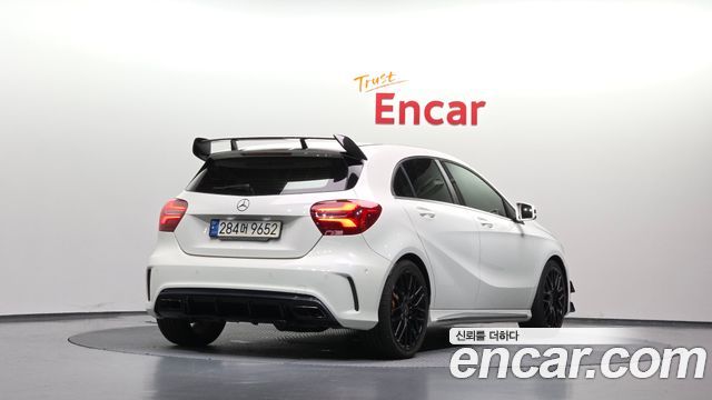 Mercedes-Benz A-Class 2018 — photo 2