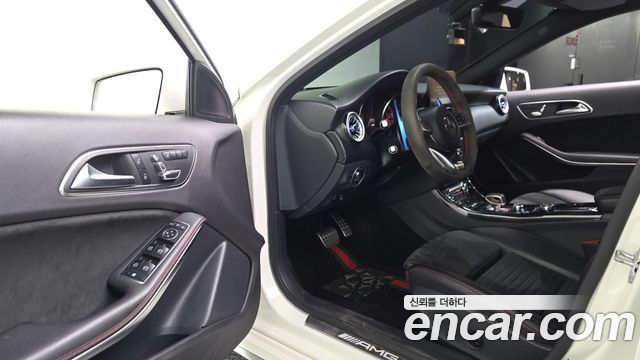 Mercedes-Benz A-Class 2018 — photo 13