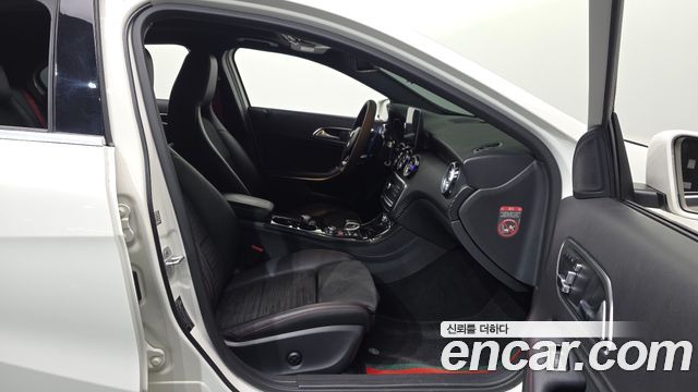 Mercedes-Benz A-Class 2018 — photo 17