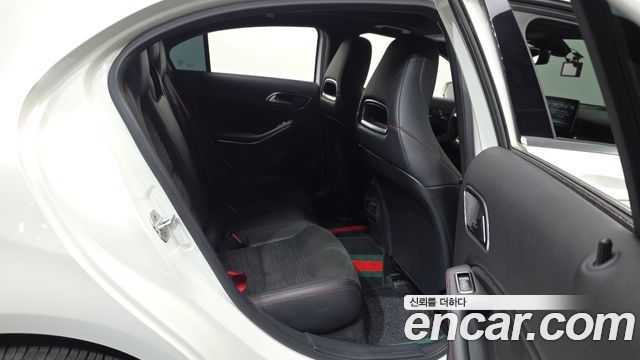 Mercedes-Benz A-Class 2018 — photo 18