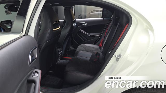 Mercedes-Benz A-Class 2018 — photo 16