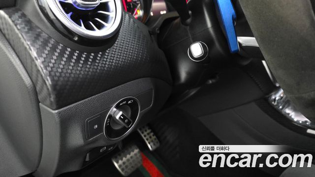 Mercedes-Benz A-Class 2018 — photo 28