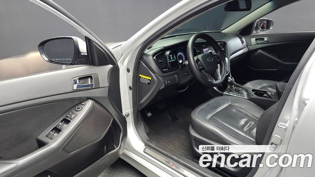 Kia K5 2012 — photo 10