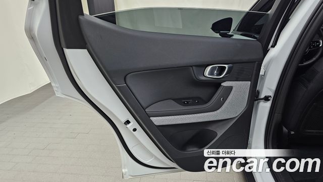 Polestar Polestar 2 2022 — photo 15