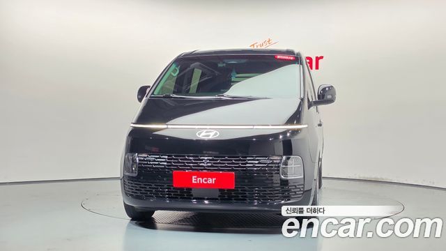 Hyundai Staria 2025 — photo 3