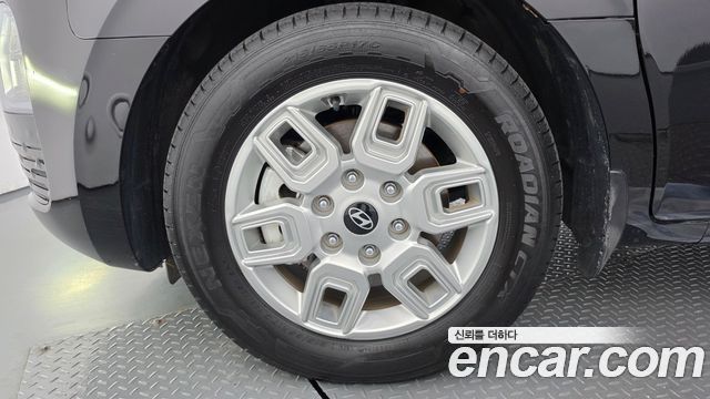 Hyundai Staria 2025 — photo 5