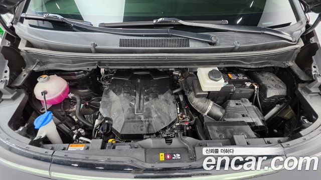 Hyundai Staria 2025 — photo 6