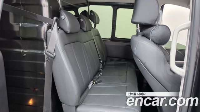 Hyundai Staria 2025 — photo 17