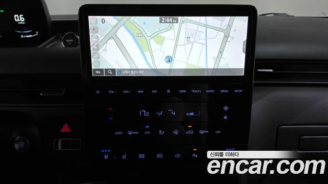Hyundai Staria 2025 — photo 18