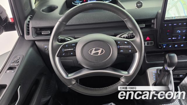 Hyundai Staria 2025 — photo 19