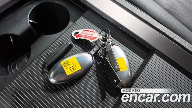 Hyundai Staria 2025 — photo 22