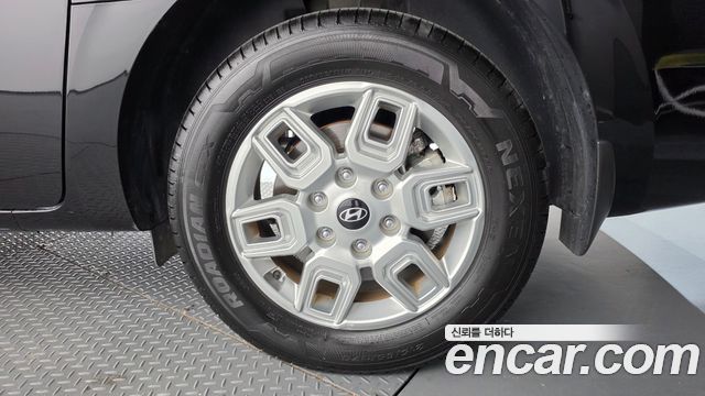 Hyundai Staria 2025 — photo 7