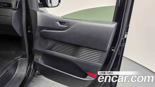 Hyundai Staria 2025 — photo 14