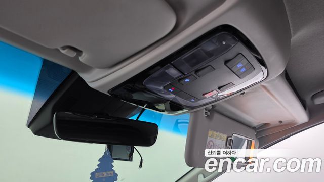 Hyundai Staria 2025 — photo 29