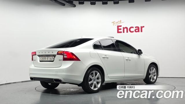 Volvo S60 2018 — photo 2