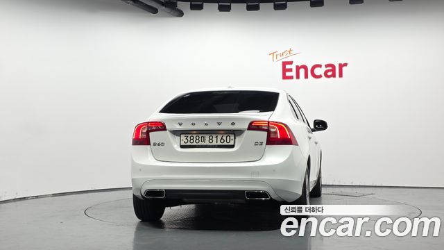 Volvo S60 2018 — photo 4