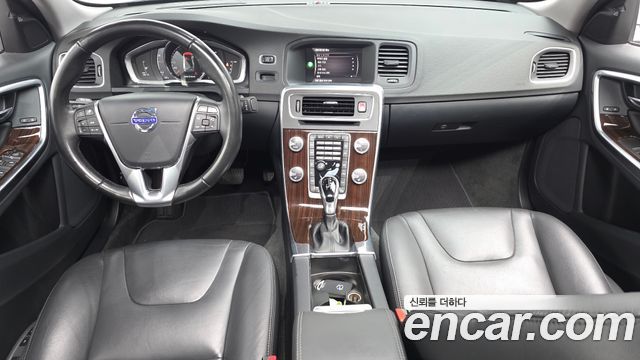 Volvo S60 2018 — photo 10