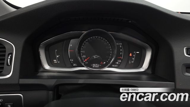 Volvo S60 2018 — photo 11