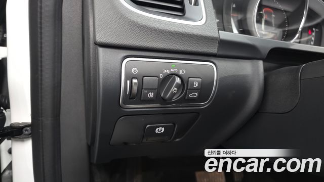 Volvo S60 2018 — photo 24