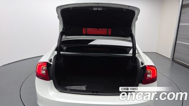 Volvo S60 2018 — photo 26
