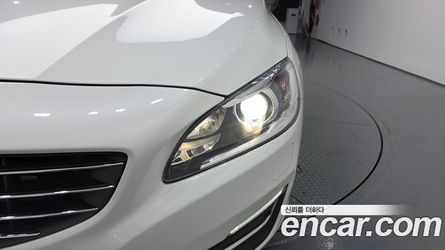 Volvo S60 2018 — photo 8