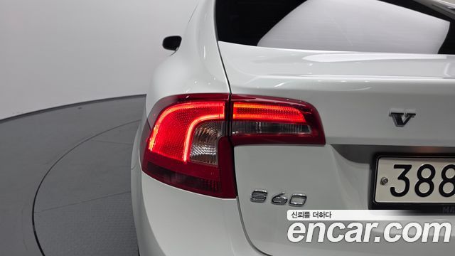 Volvo S60 2018 — photo 9