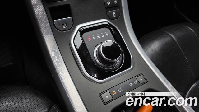 Land Rover Range Rover Evoque 2018 — photo 12