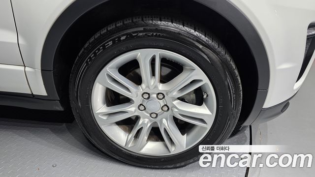 Land Rover Range Rover Evoque 2018 — photo 7
